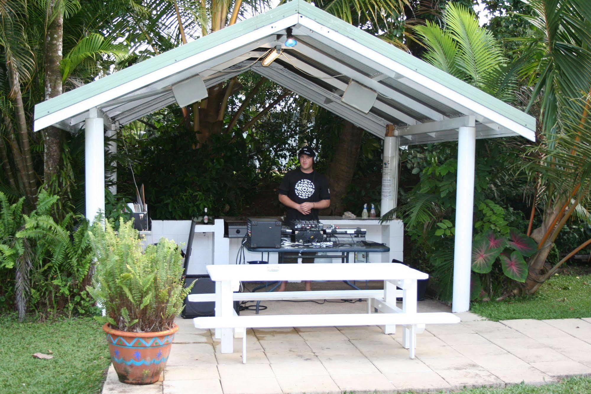 Absolute Backpackers Mission Beach Exterior foto