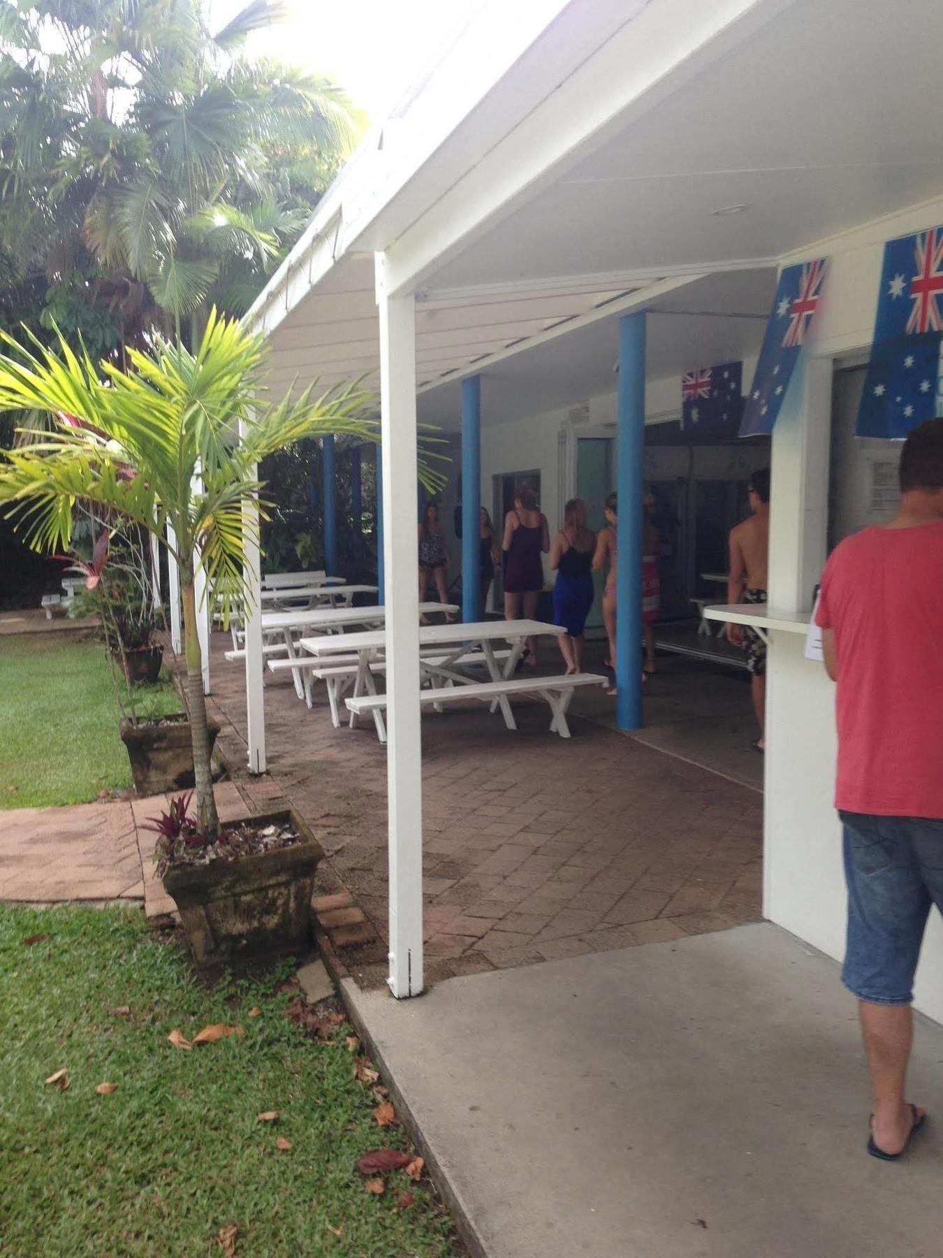 Absolute Backpackers Mission Beach Exterior foto